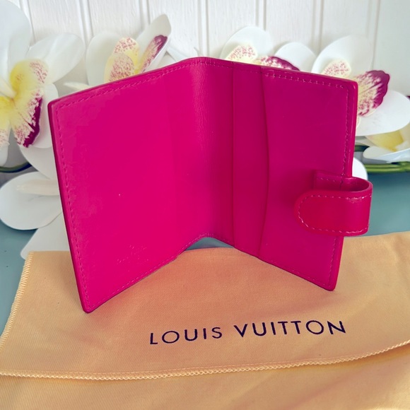 LV Card Holder - Picture 4 of 9